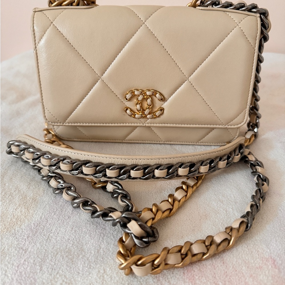 Chanel 19 WOC beige - Picture 6 of 9